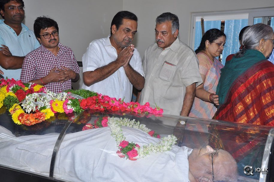 Celebs-Pay-Condolences-to-C-Narayana-Reddy
